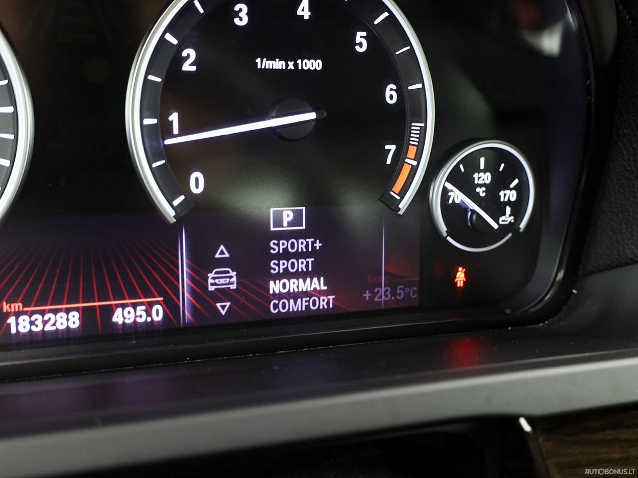 BMW 750 | 12