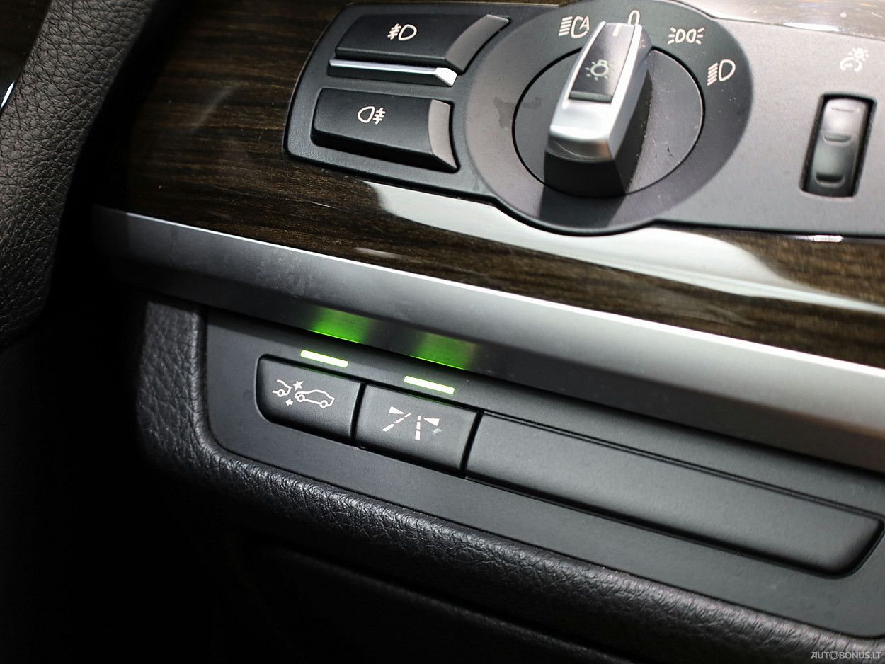 BMW 750 | 8
