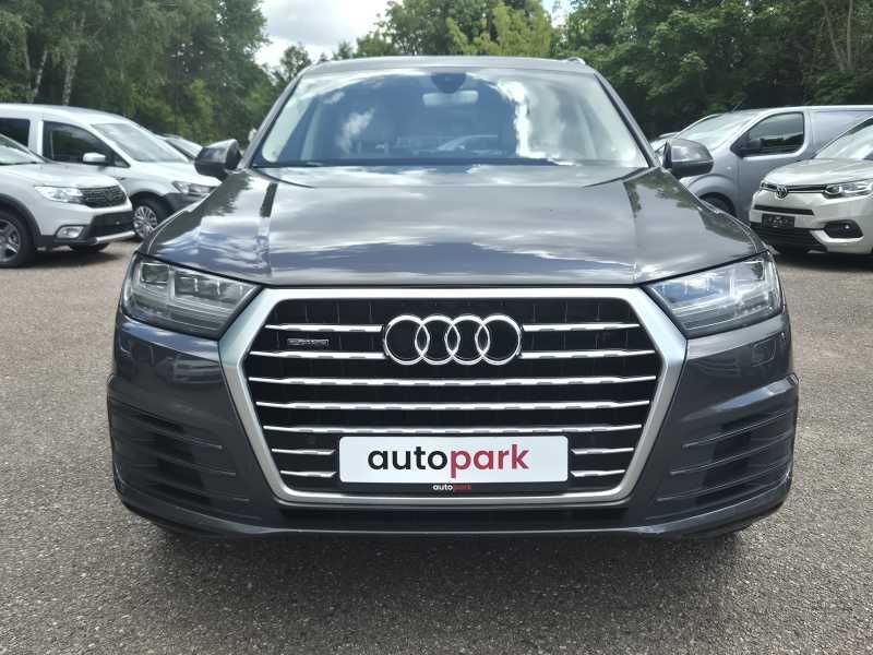 Audi Q7 | 1
