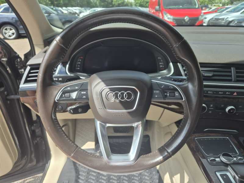 Audi Q7 | 9