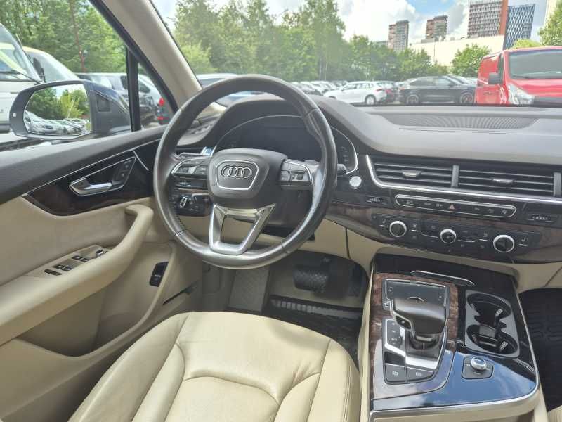 Audi Q7 | 6