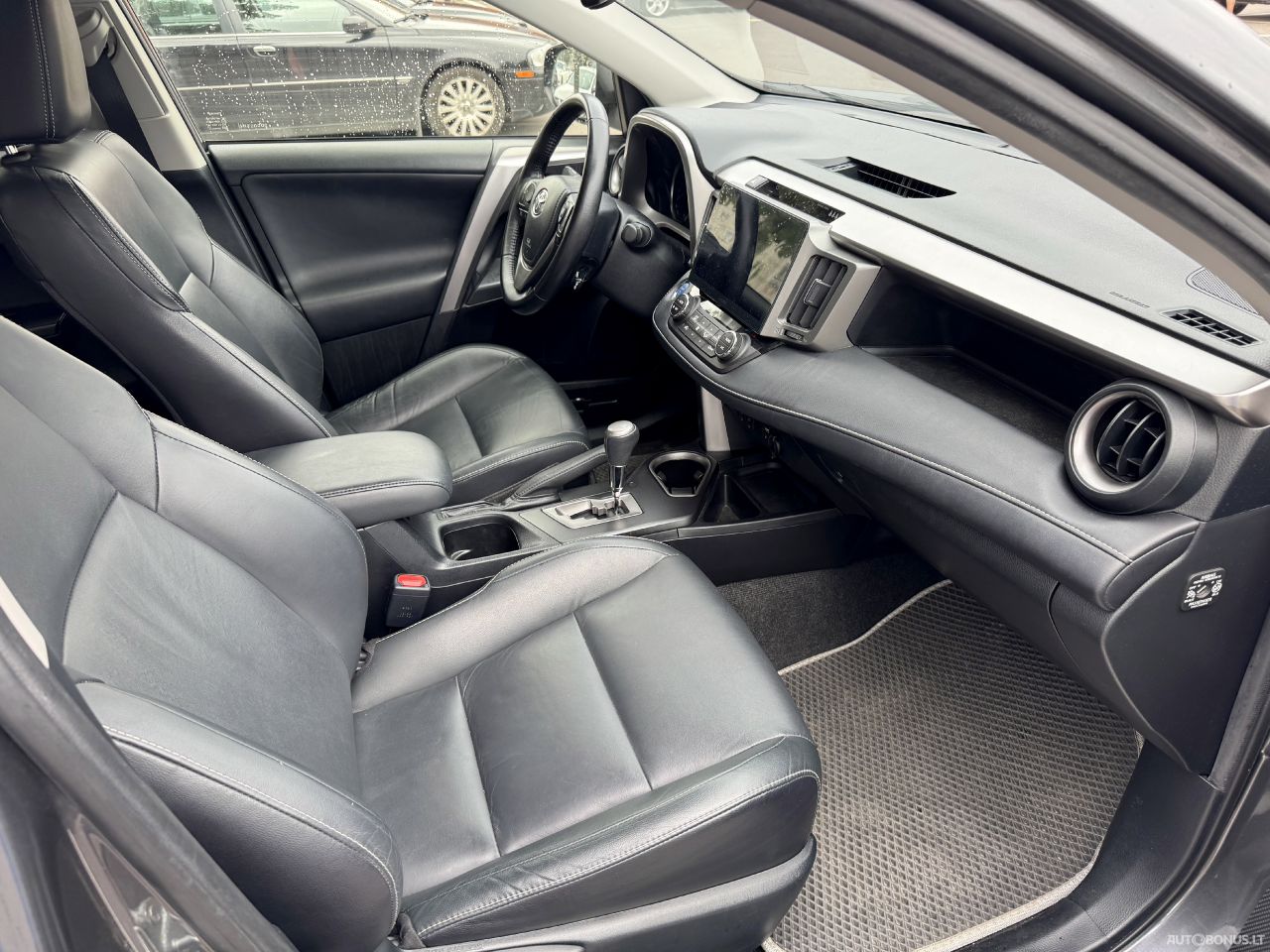 Toyota RAV4 | 9