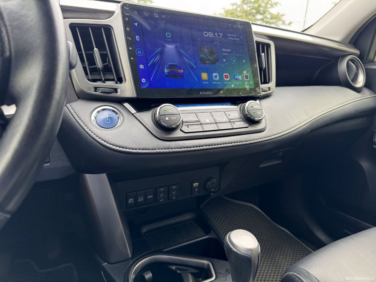 Toyota RAV4 | 12