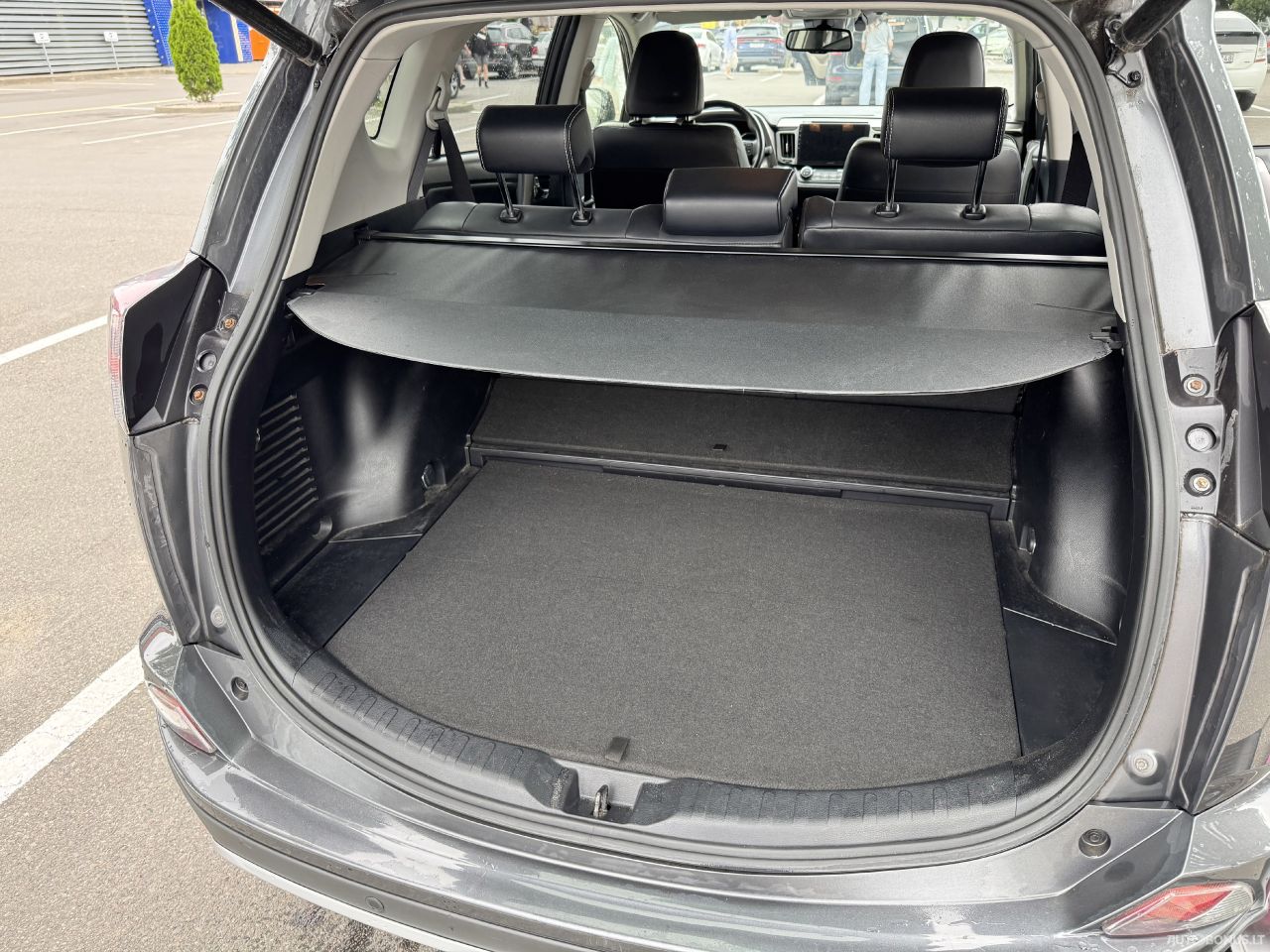 Toyota RAV4 | 4