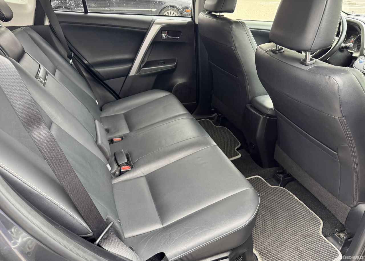 Toyota RAV4 | 6