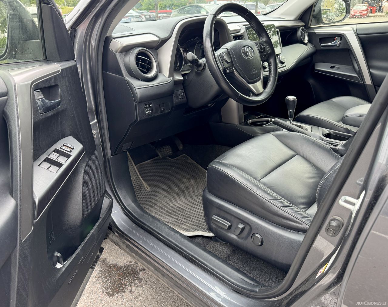 Toyota RAV4 | 7