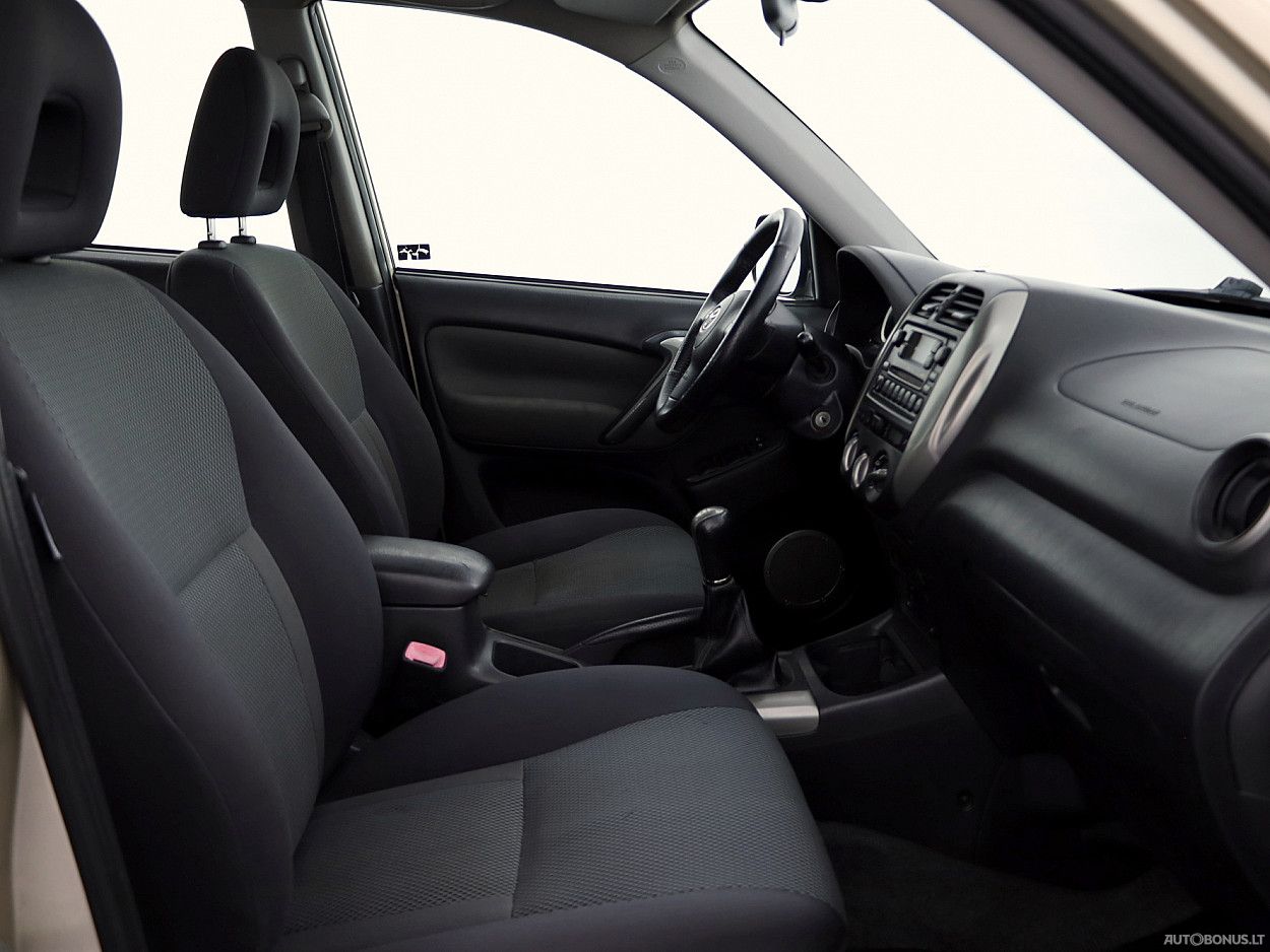Toyota RAV4 | 5