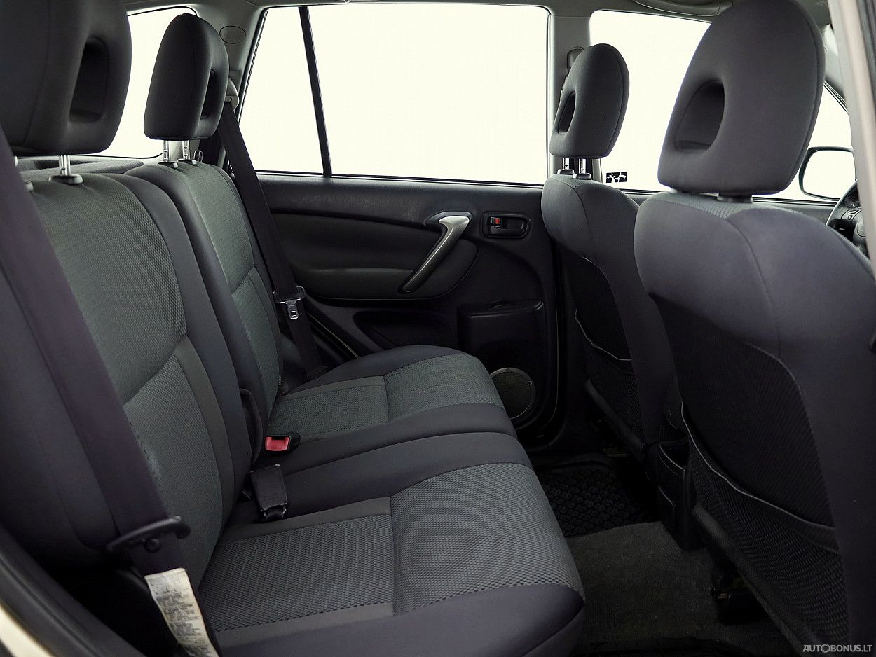 Toyota RAV4 | 6