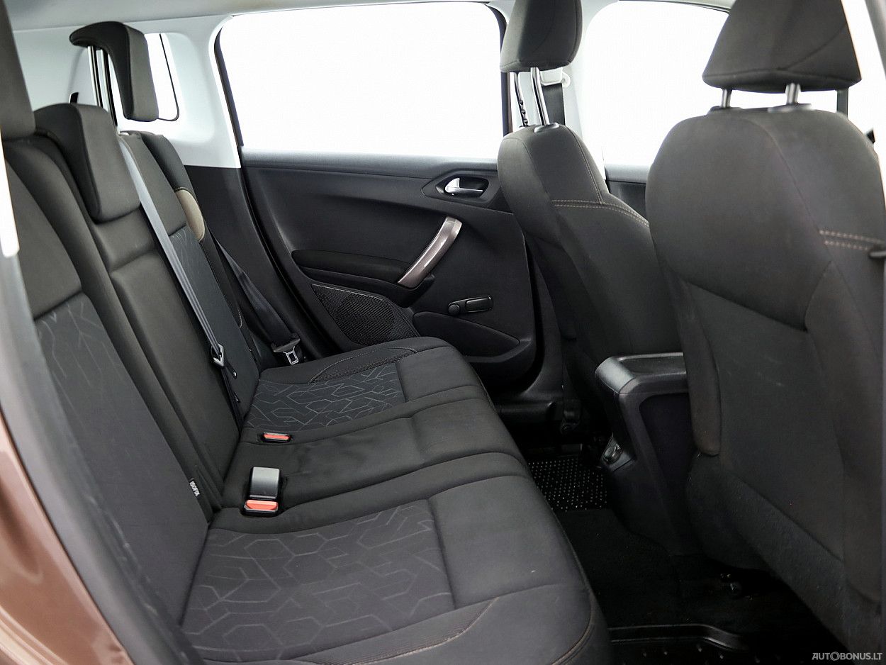 Peugeot 2008 | 6