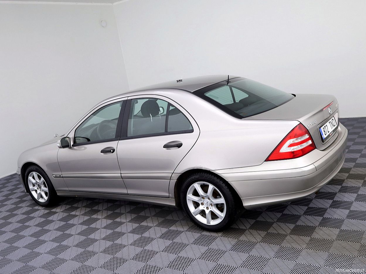 Mercedes-Benz C180 | 3