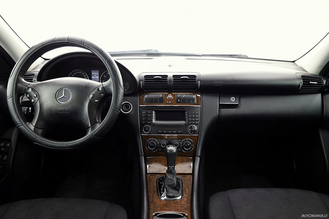 Mercedes-Benz C180 | 4