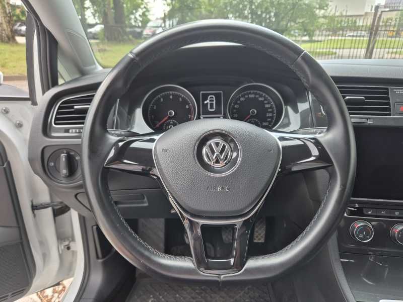 Volkswagen Golf | 8