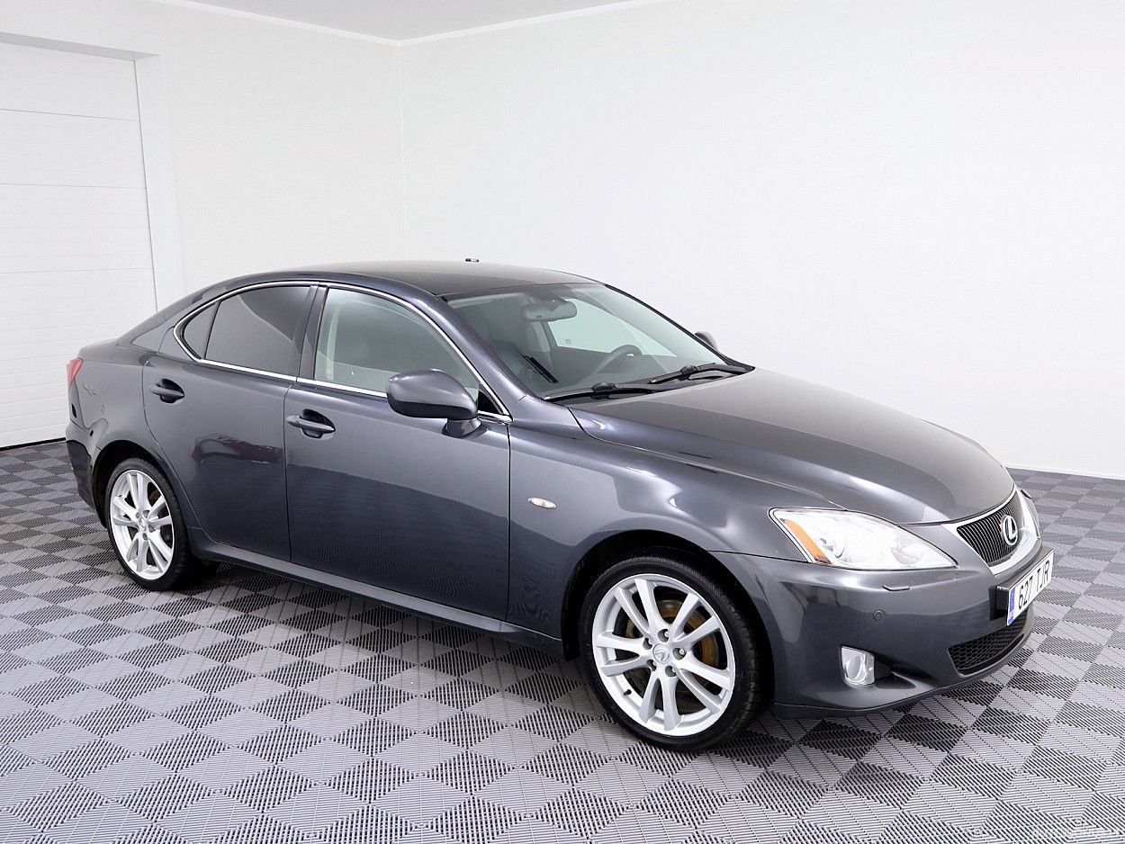 Lexus IS 220, 2.2 l., sedanas