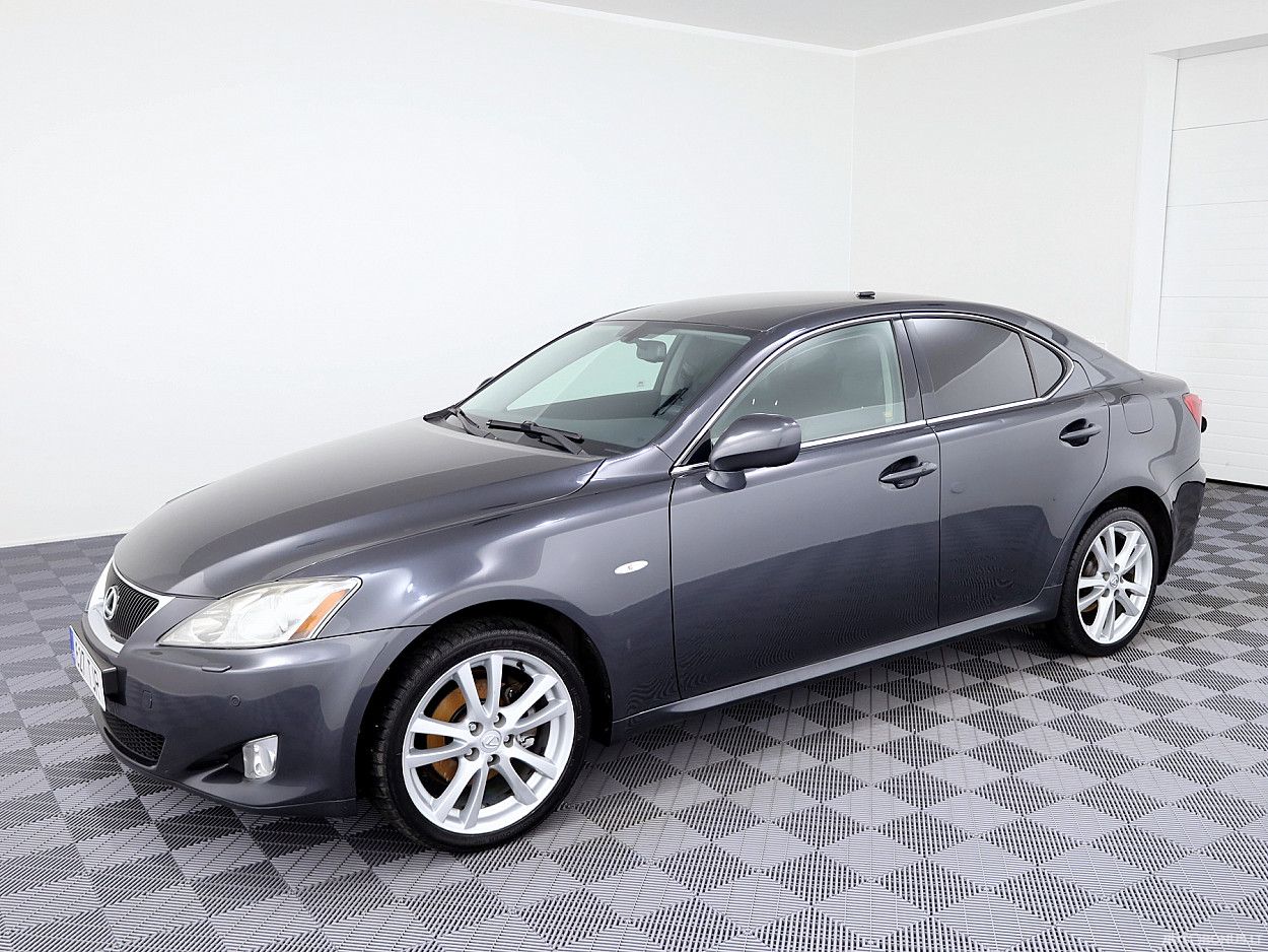 Lexus IS 220 | 1