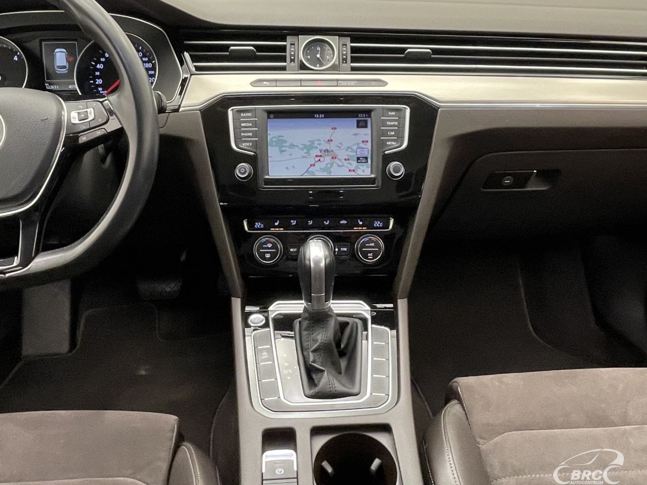 Volkswagen Passat | 12