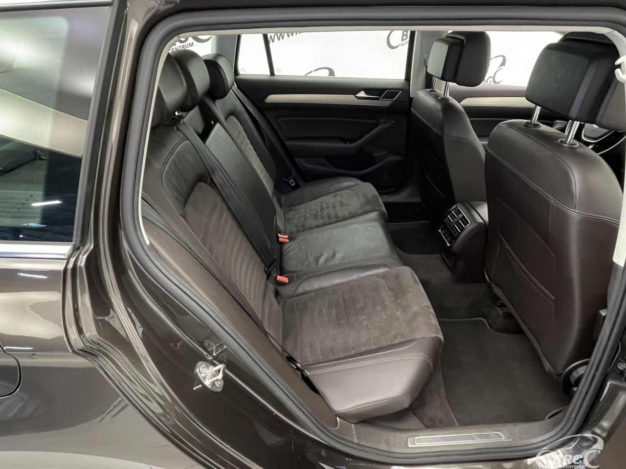 Volkswagen Passat | 8