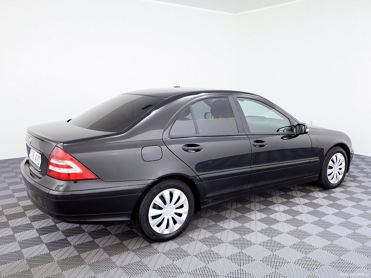 Mercedes-Benz C200 | 2