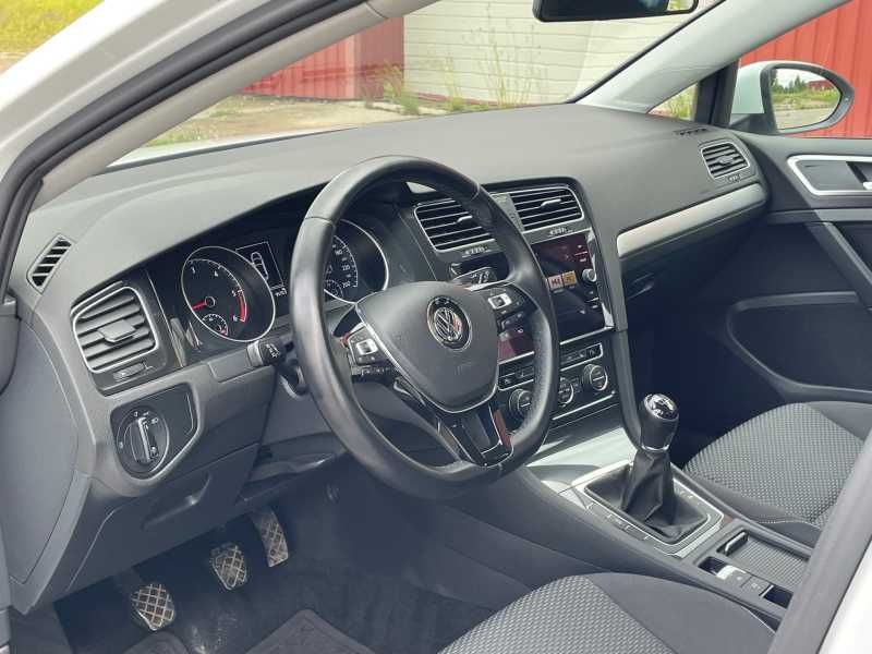 Volkswagen Golf | 5