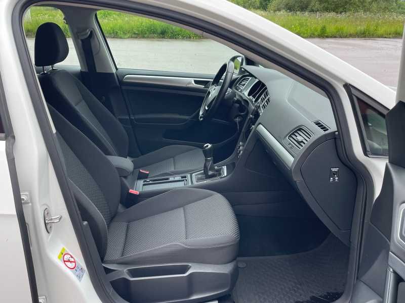 Volkswagen Golf | 8