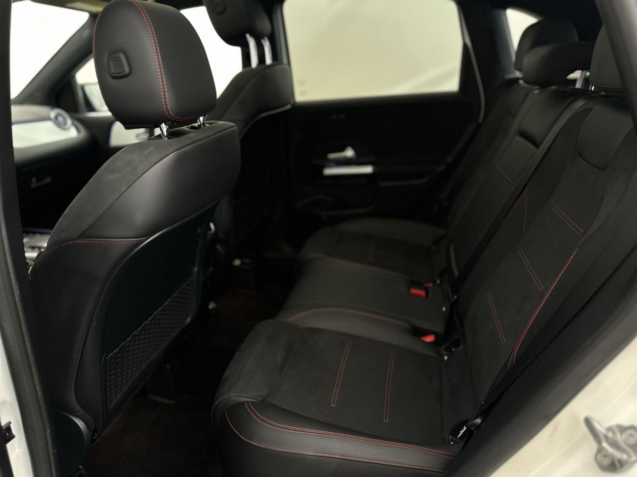 Mercedes-Benz B200 | 9