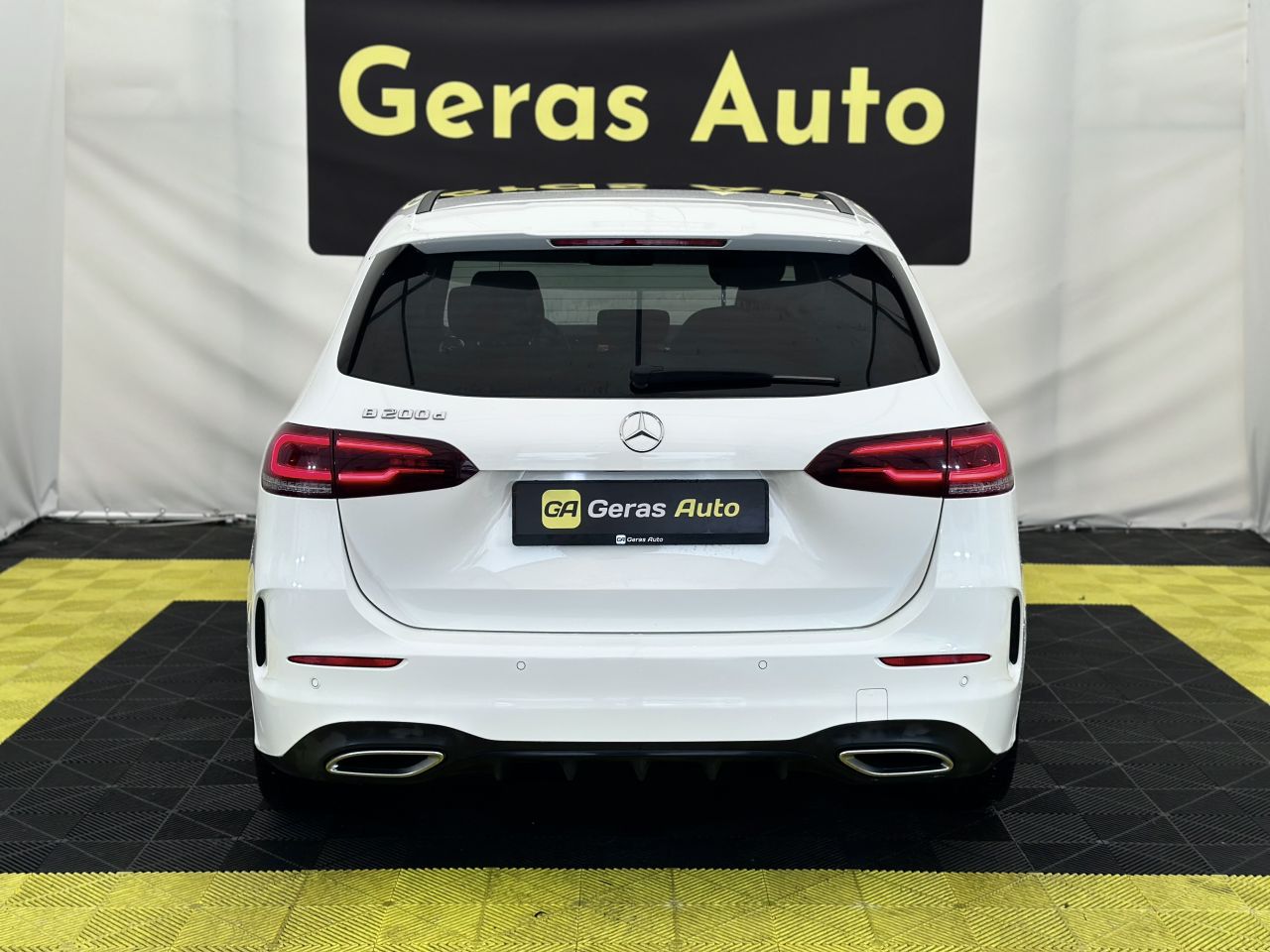 Mercedes-Benz B200 | 5