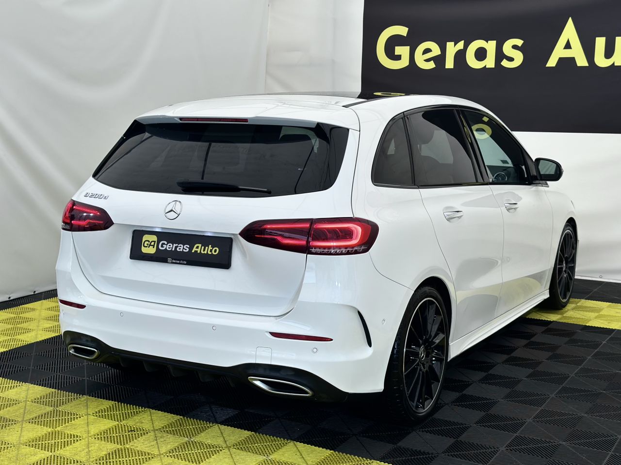 Mercedes-Benz B200 | 6
