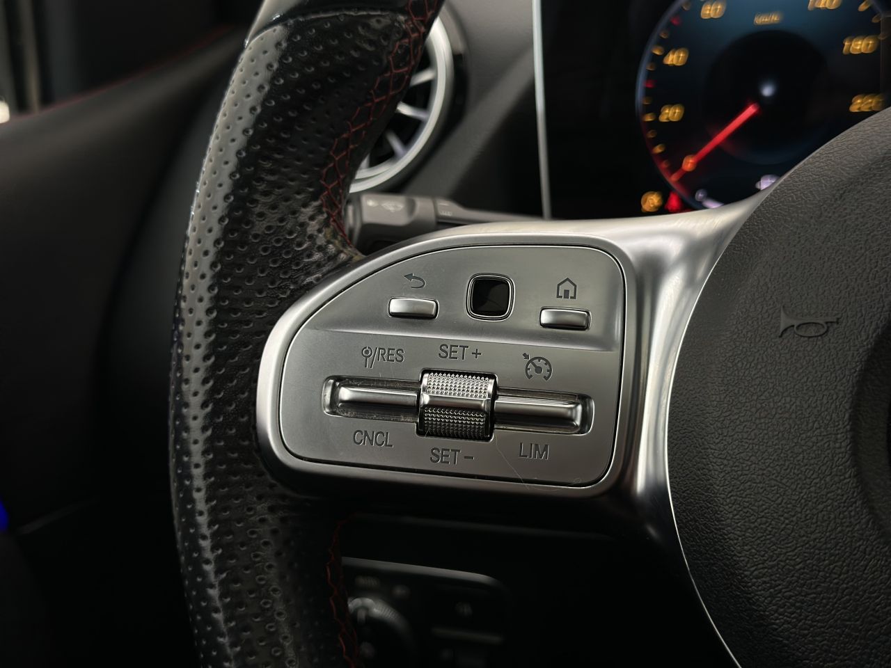 Mercedes-Benz B200 | 22