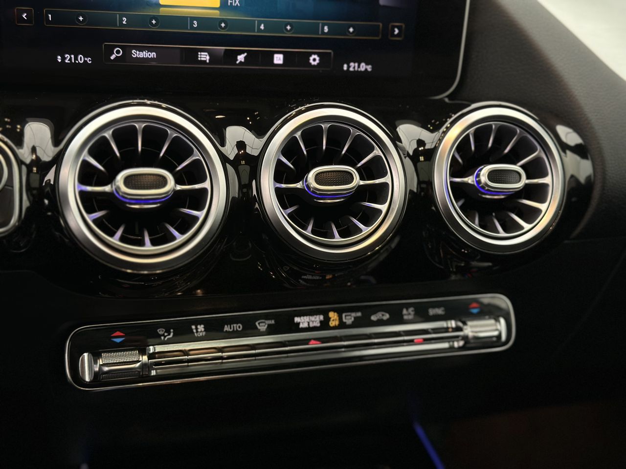 Mercedes-Benz B200 | 21