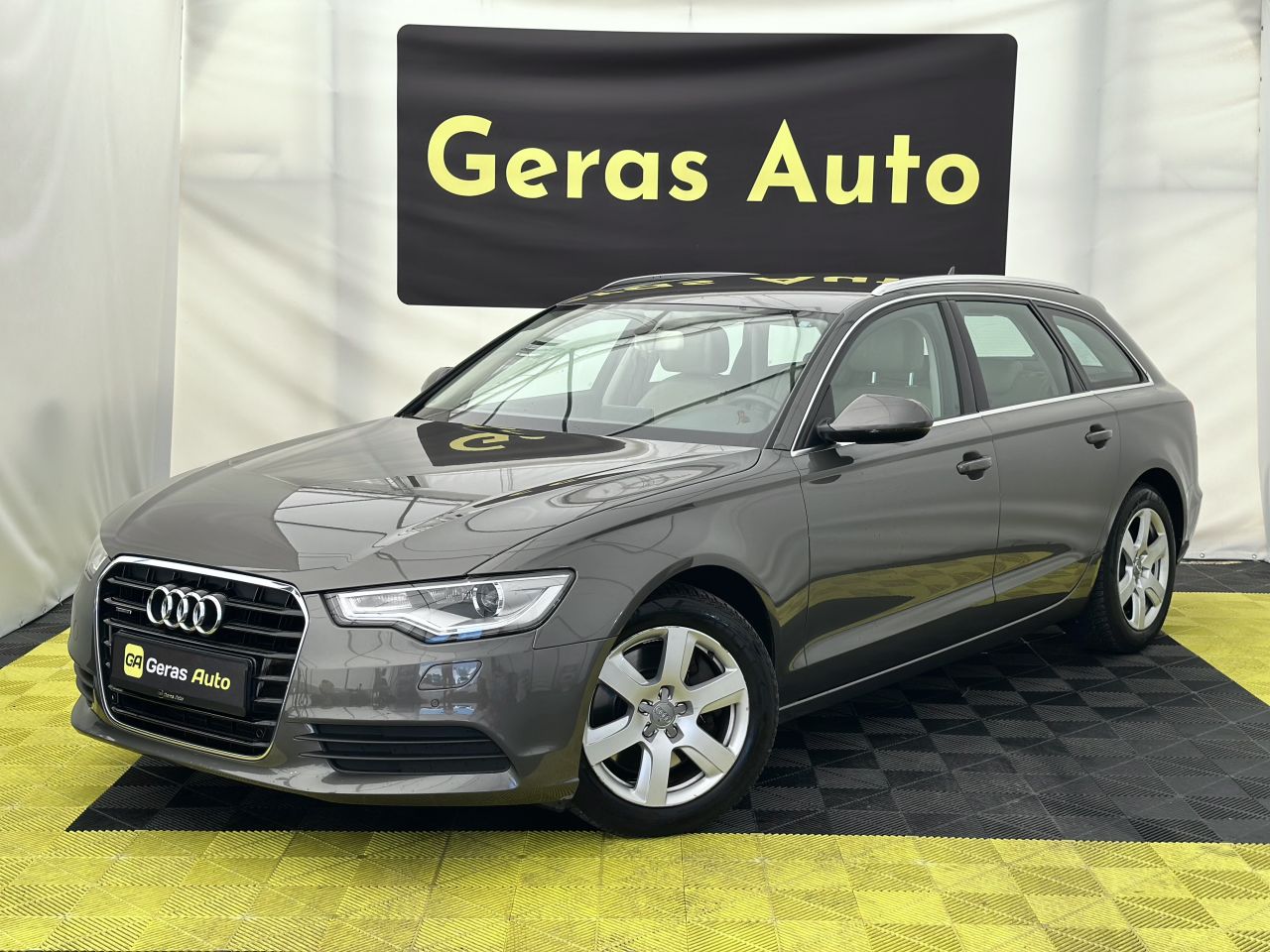 Audi A6, universalas