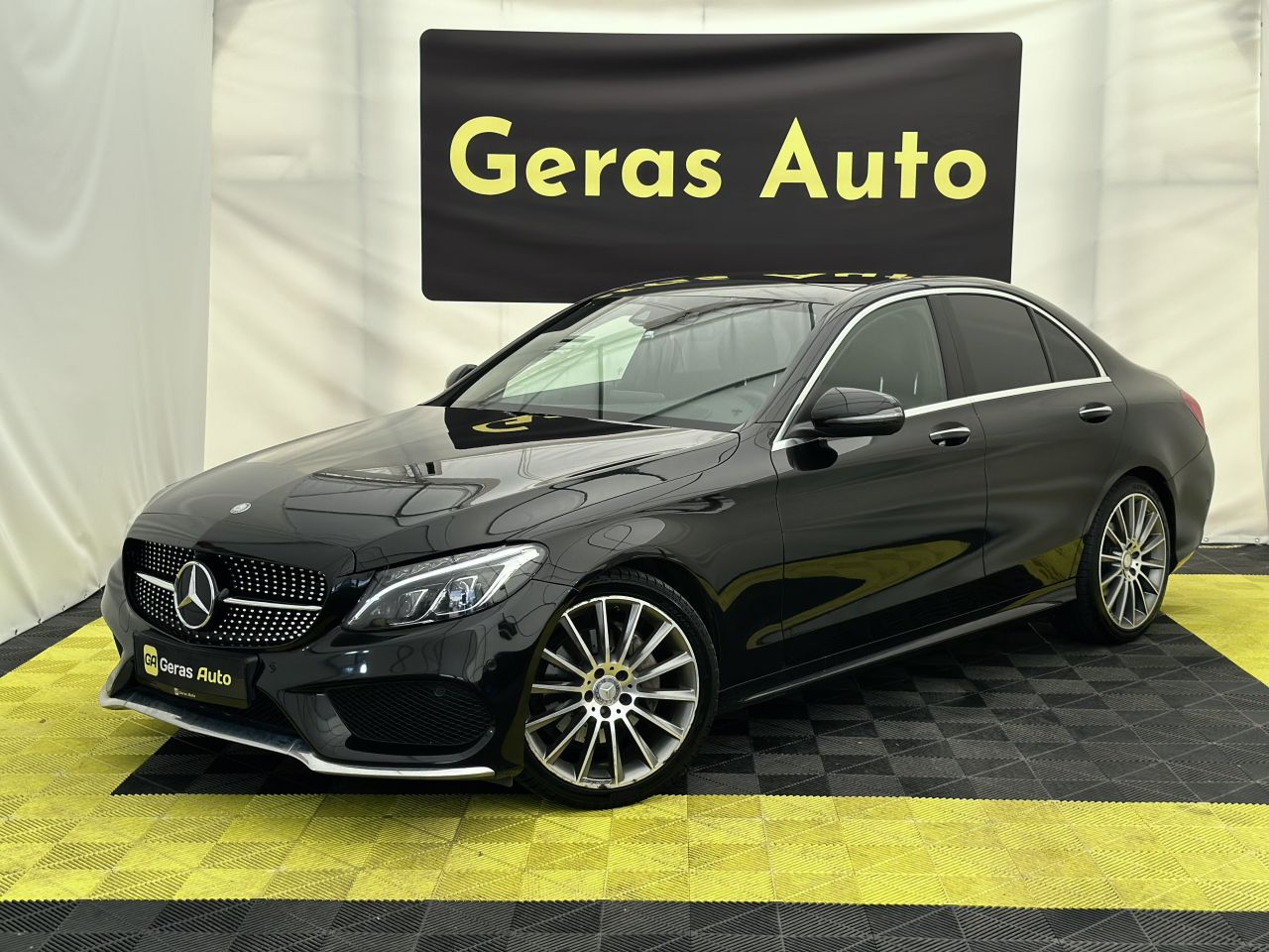 Mercedes-Benz C220, sedanas