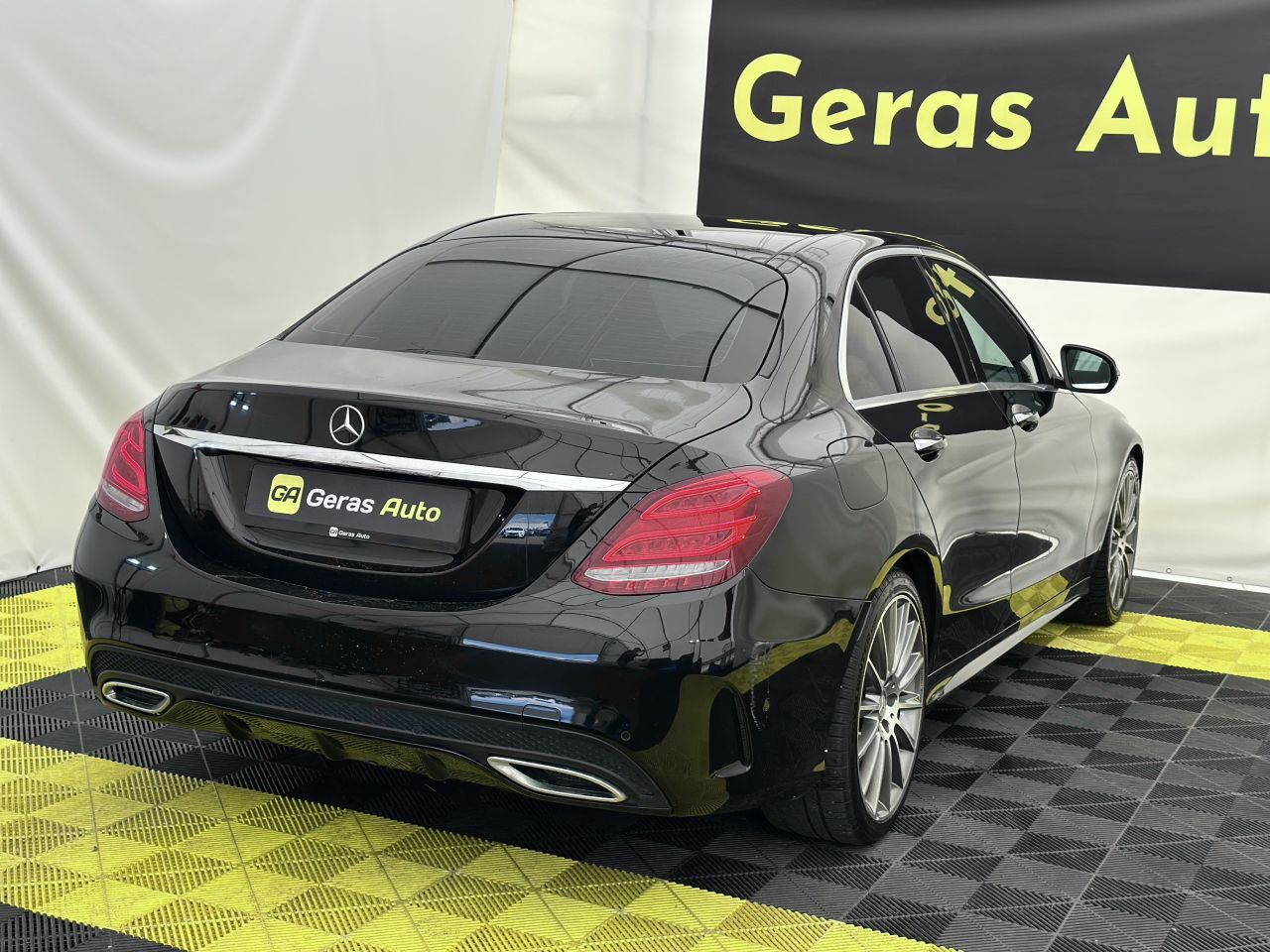 Mercedes-Benz C220 | 3