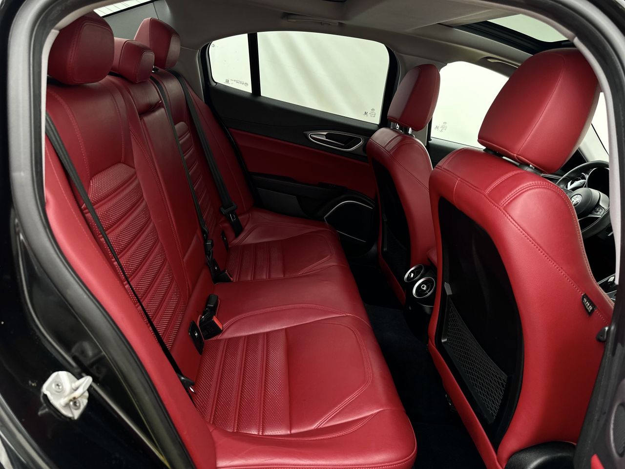 Alfa Romeo Giulia | 11
