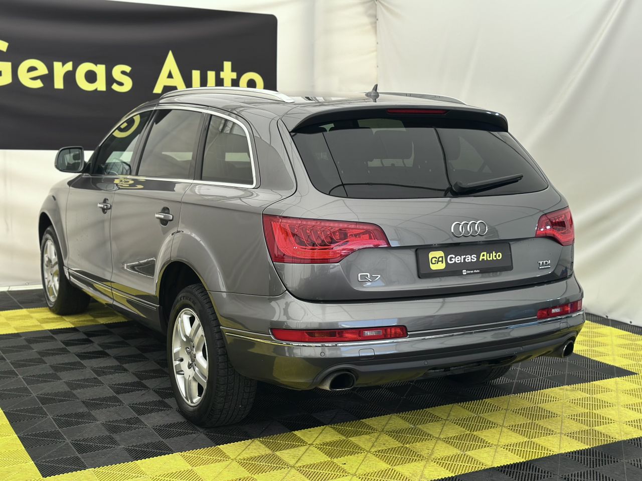 Audi Q7 | 5