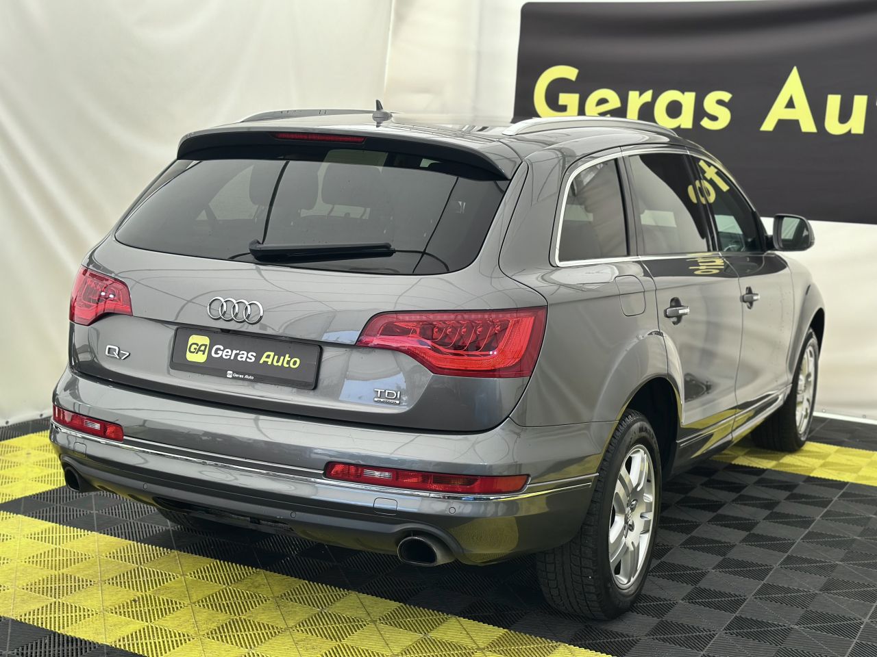 Audi Q7 | 3