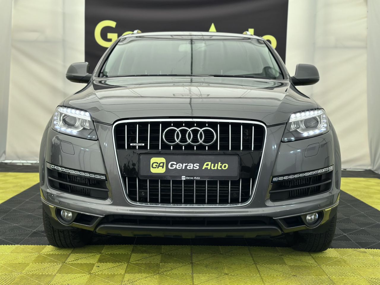 Audi Q7 | 1