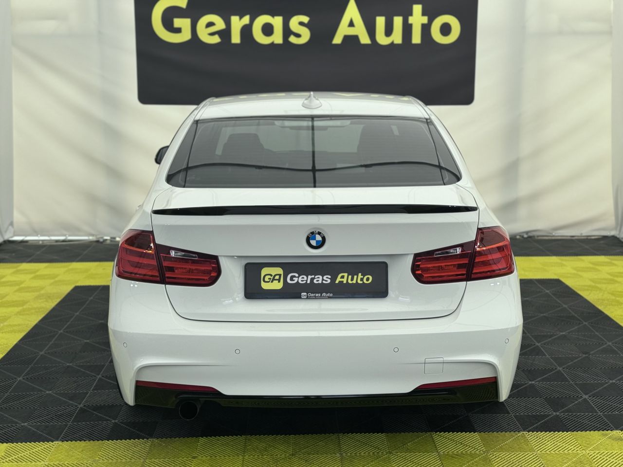 BMW 320 | 4