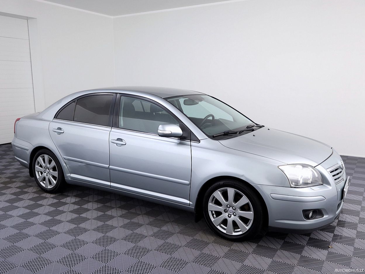 Toyota Avensis, 2.0 l., sedanas