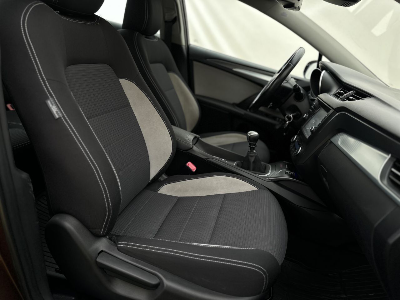 Toyota Avensis | 13
