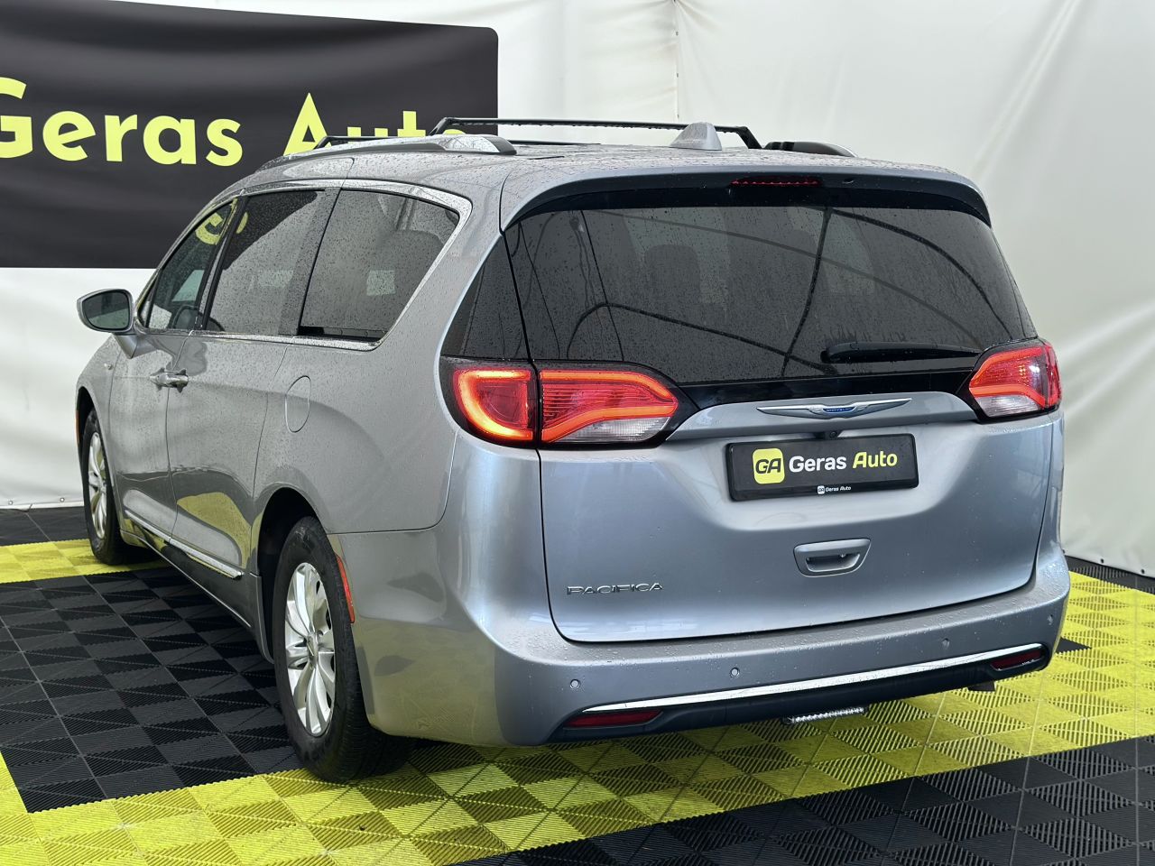 Chrysler Pacifica | 5