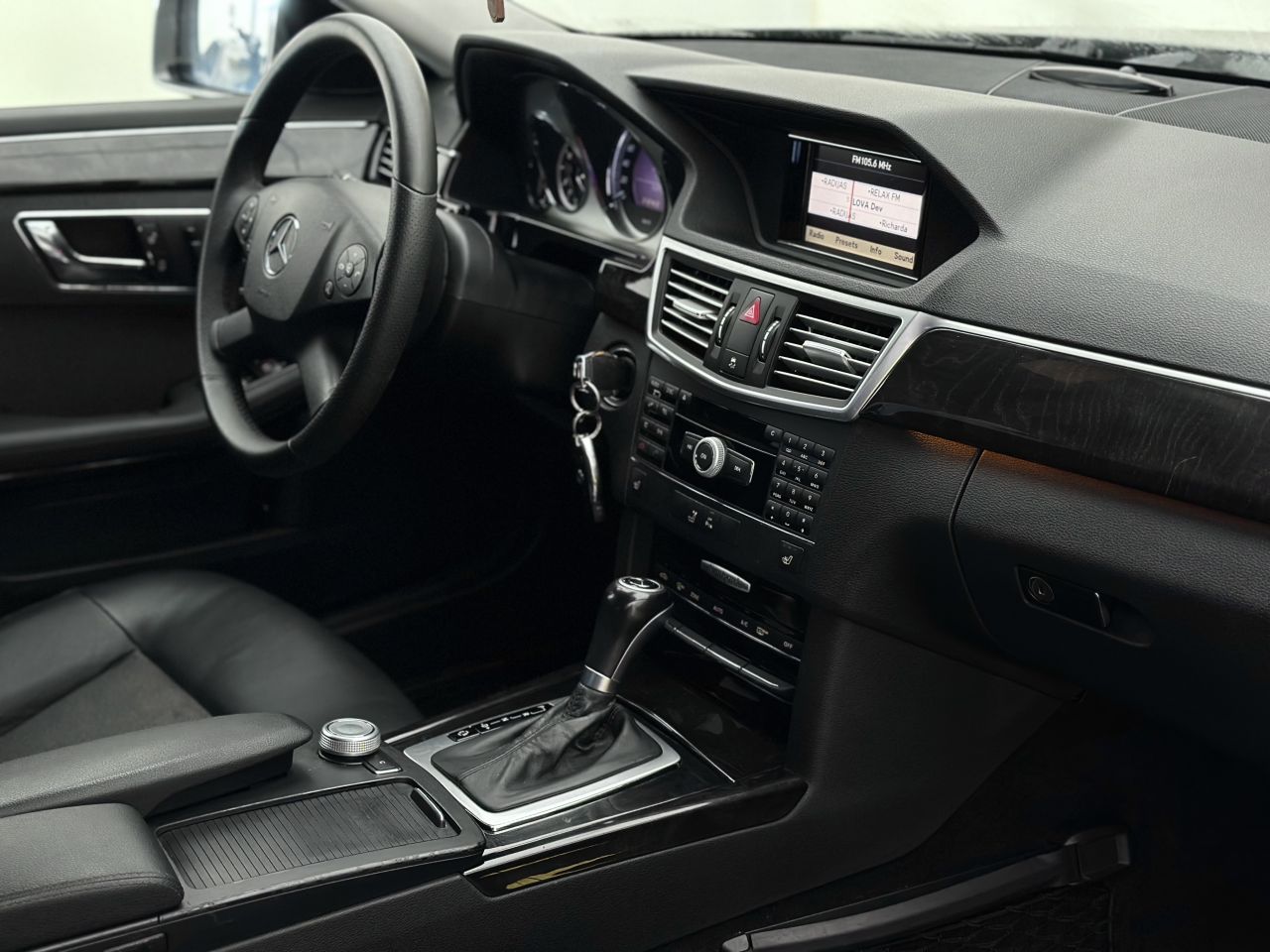 Mercedes-Benz E220 | 12