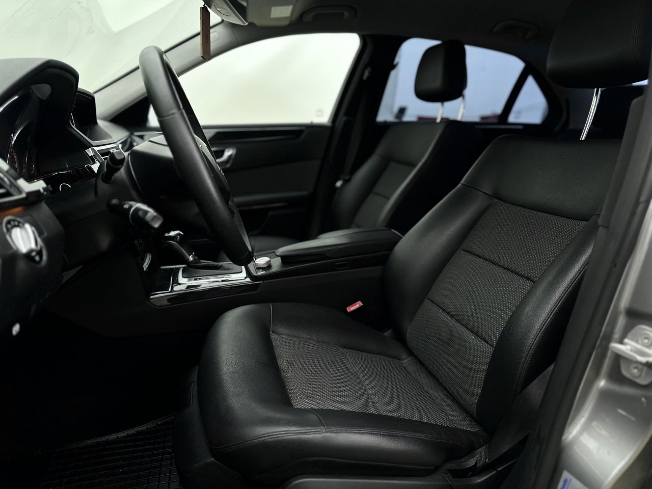 Mercedes-Benz E220 | 8