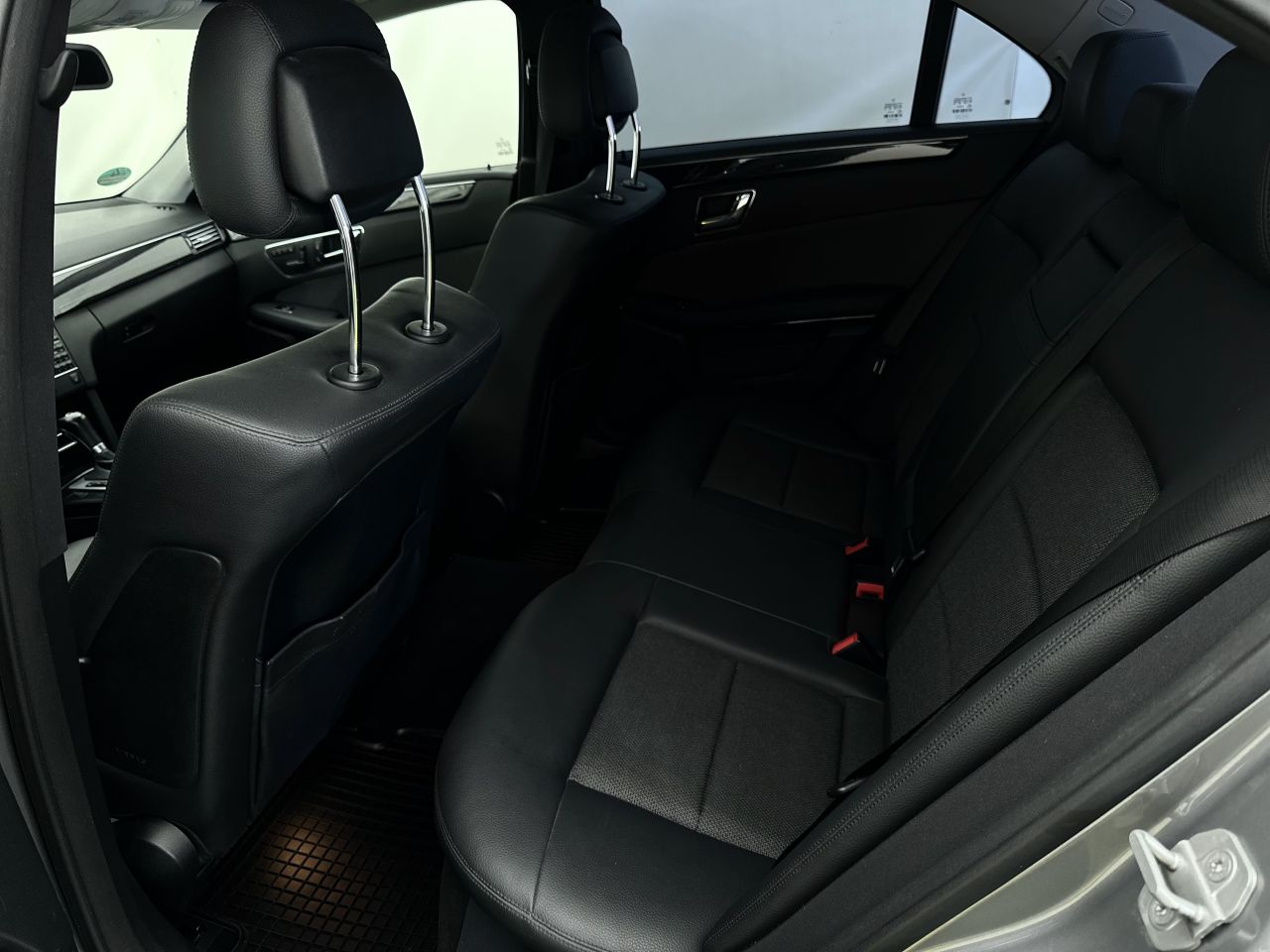 Mercedes-Benz E220 | 9