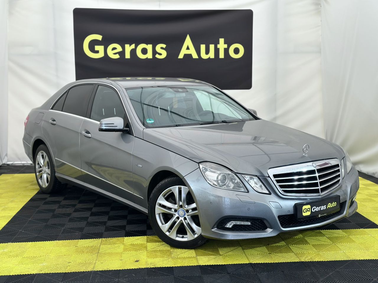 Mercedes-Benz E220 | 2