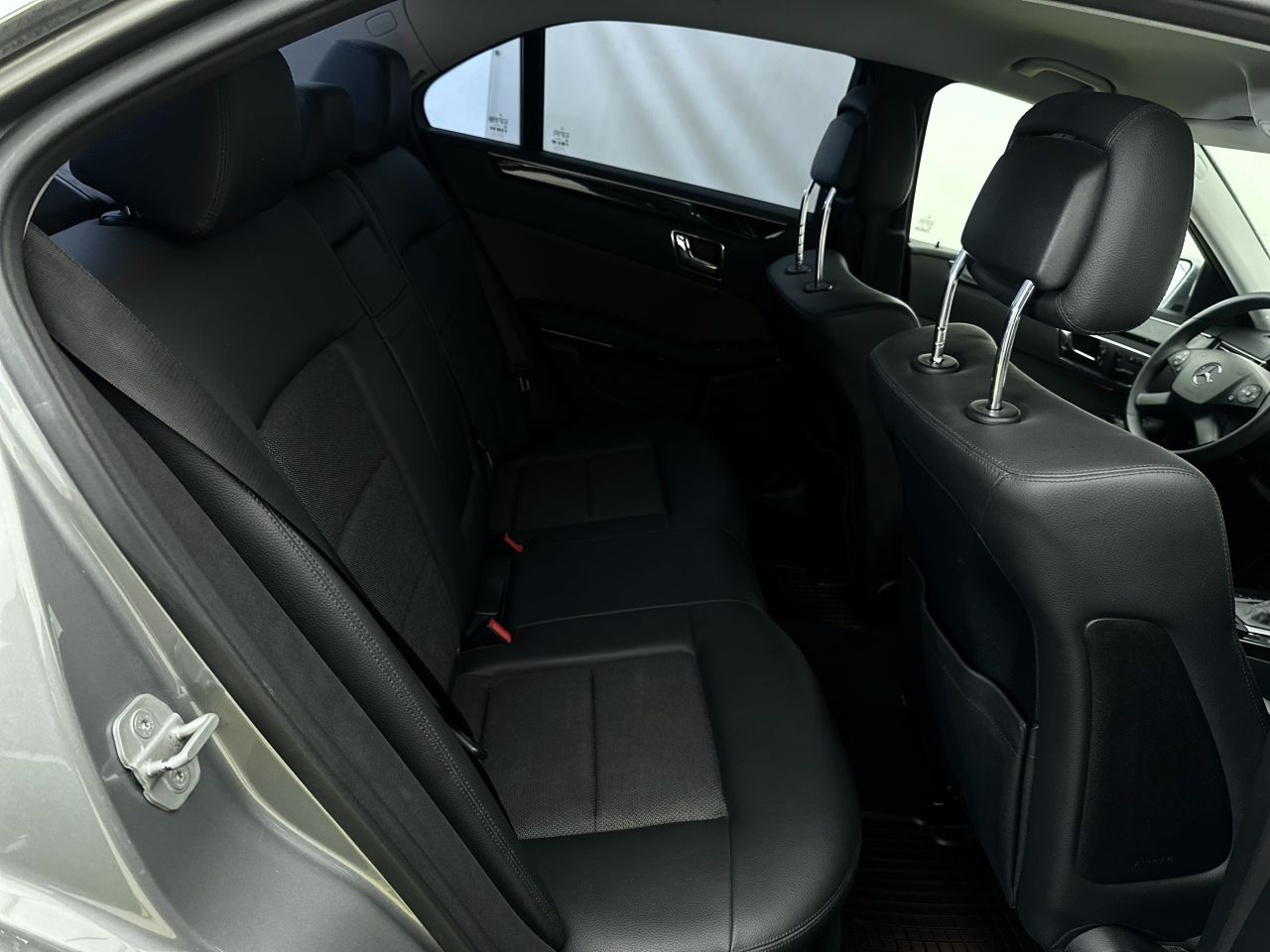 Mercedes-Benz E220 | 10