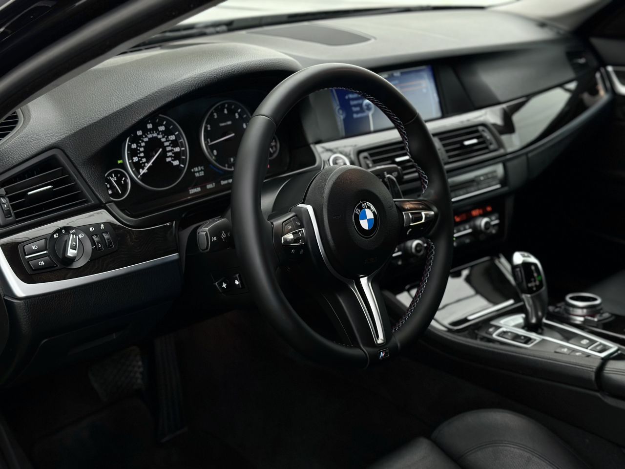 BMW 528 | 7