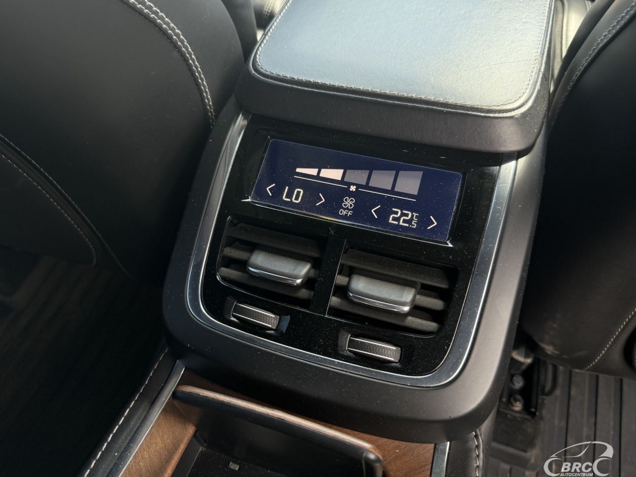 Volvo XC90 | 9