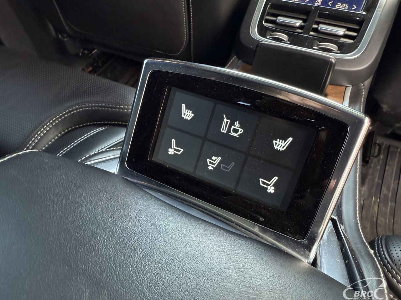 Volvo XC90 | 10