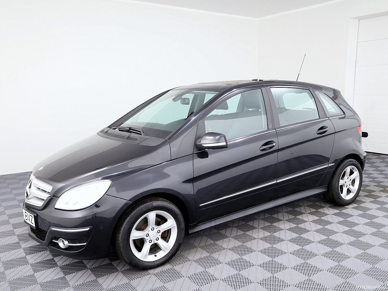 Mercedes-Benz B180 | 1