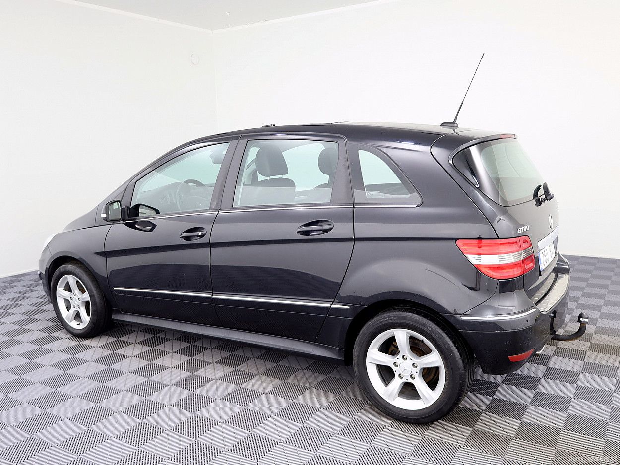 Mercedes-Benz B180 | 3