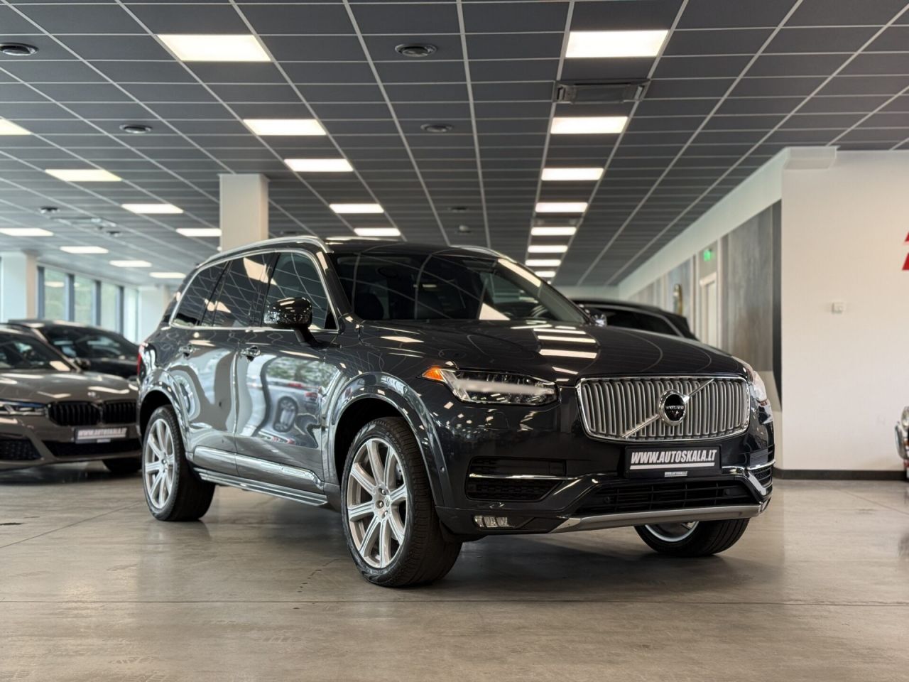 Volvo XC90 | 10
